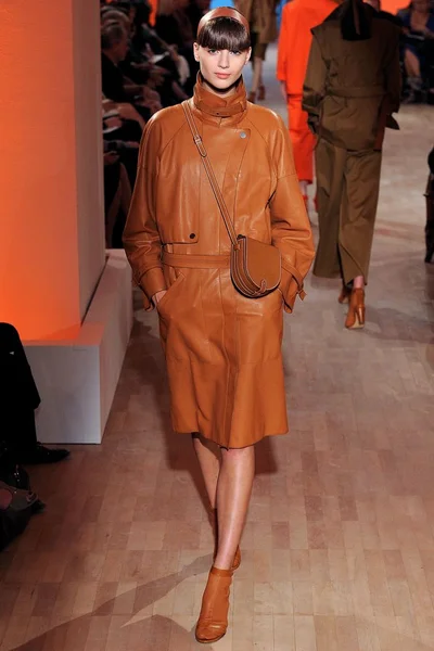 Look 19
